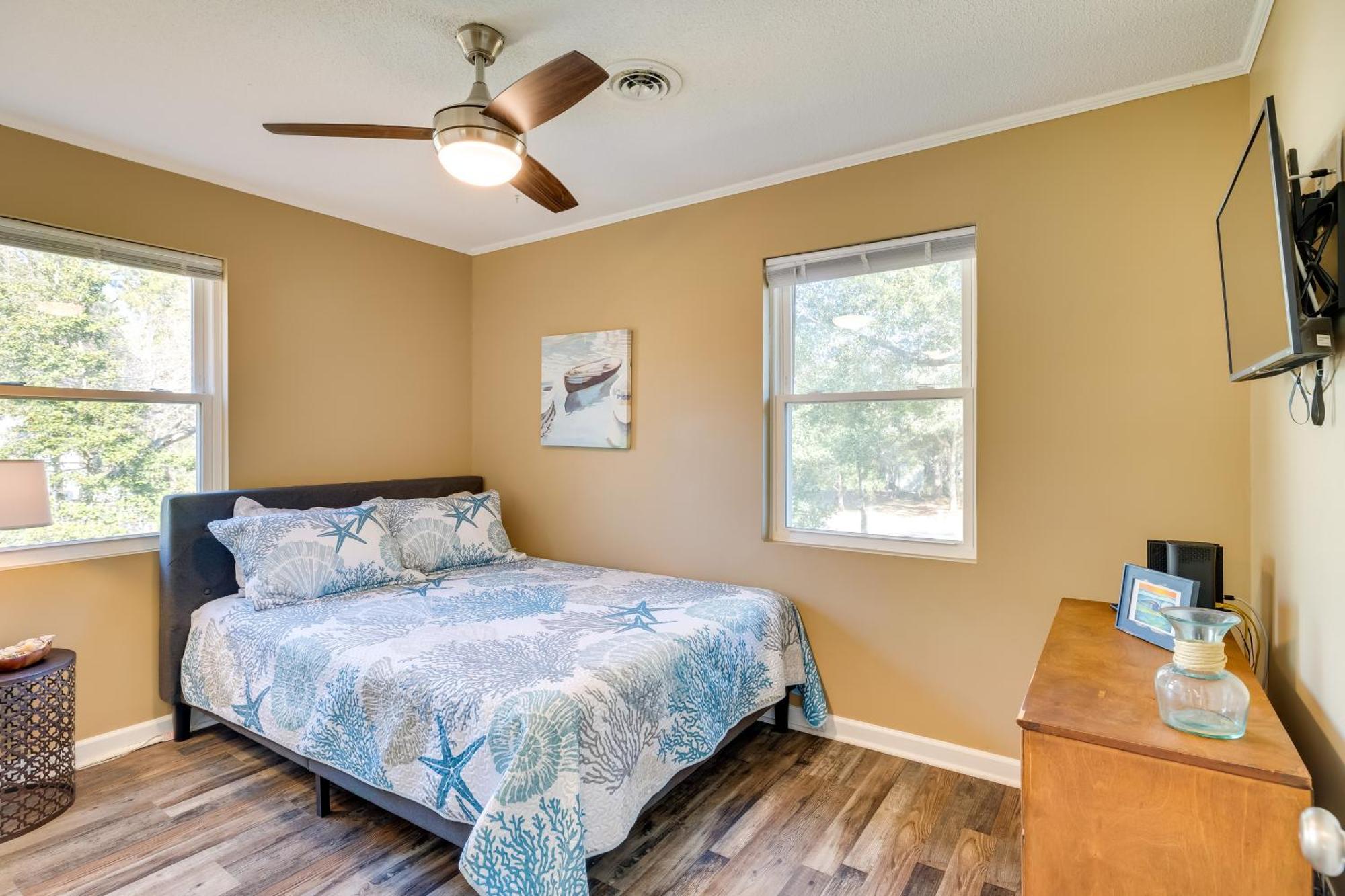 Lovely Emerald Isle Home, Walk To Beach! Exterior photo